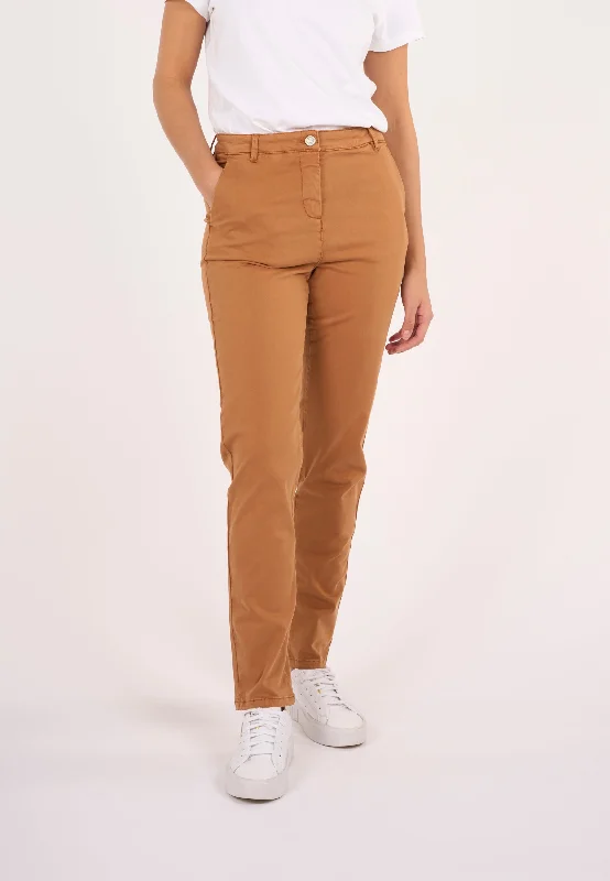 Retro bell-bottom pants for 70s-inspired fashion -ALMA slim twill chino - Brown Sugar