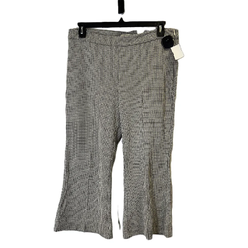 Warm flannel pants for chilly morning lounging -Pants Dress By Clothes Mentor In Black & Cream, Size: L