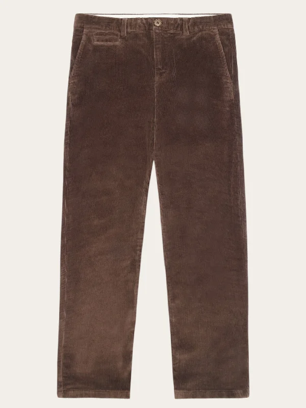 Lightweight travel pants with wrinkle-free fabric -CHUCK regular 8-wales corduroy chino pants - Demitasse (brown)