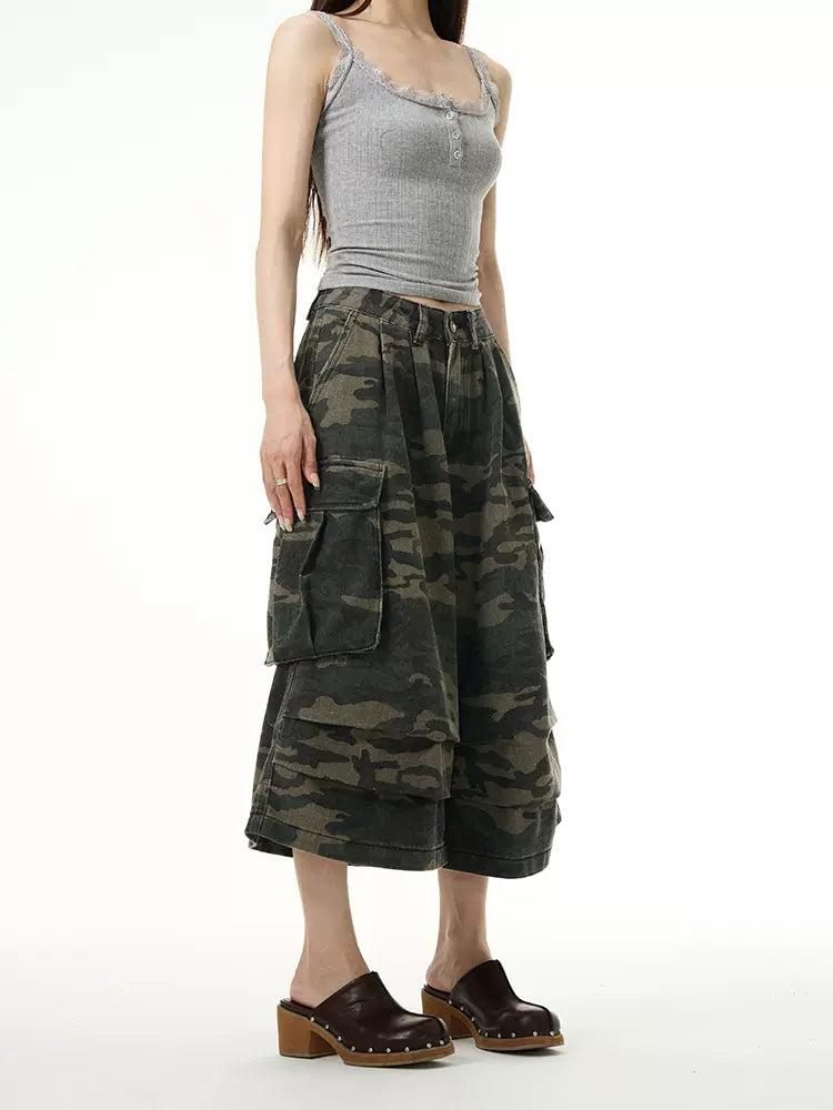 Comfortable lounge shorts for men with soft fabrics for relaxation after a long day-Loose Fit Camouflage Shorts