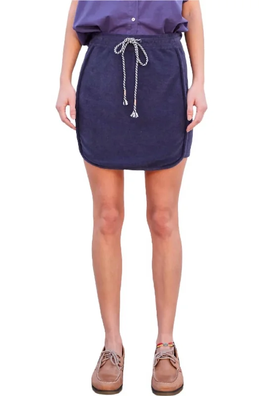 Lace-up bodycon dress for women with trendy design and bold statement -Dolphin Hem Skirt In Deep Sea Navy