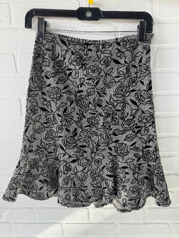 Trendy skirts with bold plaid patterns -Skirt Midi By Ann Taylor In Grey, Size: 0