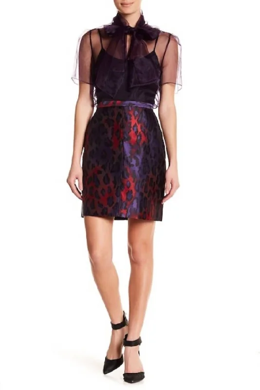 Lace-up back bodycon dress for women with eye-catching details and bold look -Jacquard Pencil Mini Skirt In Purple, Red