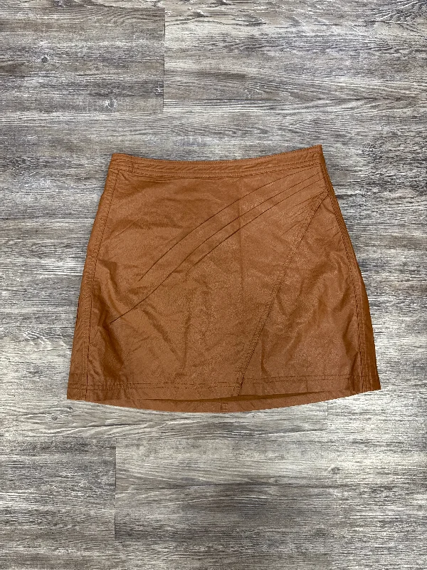 Flowy skirts for effortless beach cover-ups -Skirt Mini & Short By Free People In Brown, Size: 4