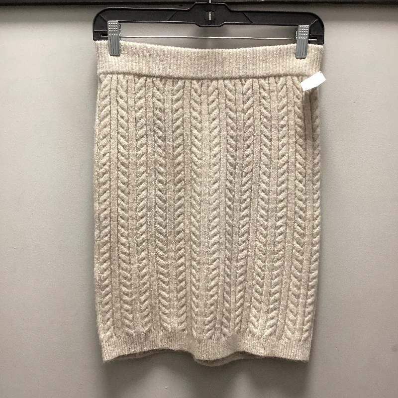 Stretchy skirts for all-day wear comfort -Skirt Mini & Short By Express In Cream, Size: S