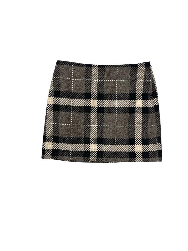 Ruffled midi skirts for delicate feminine touch -Skirt Midi By H&m In Plaid Pattern, Size: 10