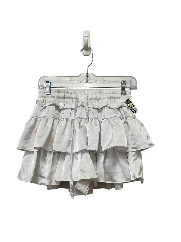 Cute denim skirts for youthful cool -Skirt Mini & Short By Clothes Mentor In White, Size: S