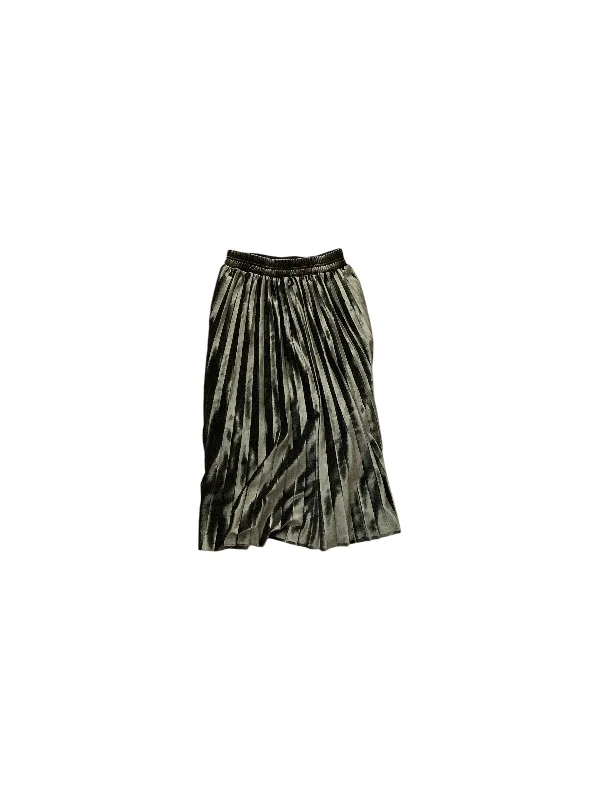 Patterned skirts with geometric print edge -Skirt Midi By Clothes Mentor In Green, Size: Xs