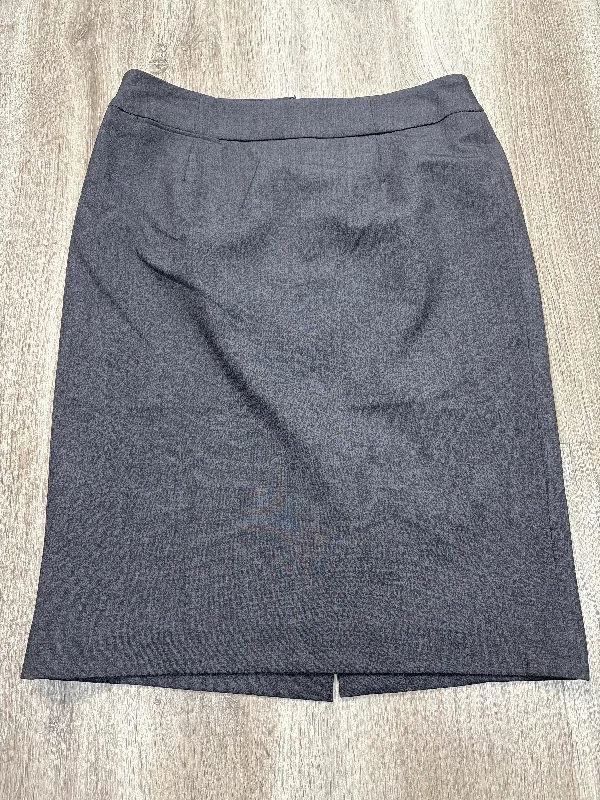 Vintage skirts for retro-inspired fashion vibes -Skirt Mini & Short By Calvin Klein In Grey, Size: S