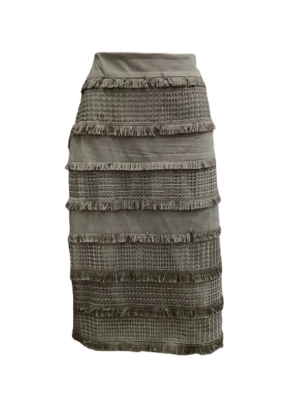 Lightweight skirts with airy fabric weave -Skirt Midi By Banana Republic In Black, Size: 12