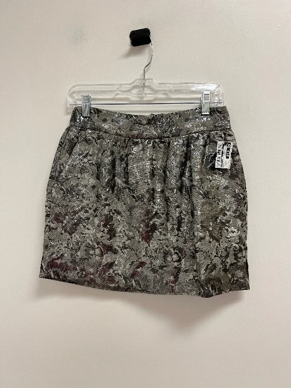 Lightweight skirts for warm weather comfort -Skirt Mini & Short By Tinley Road In Silver, Size: 2