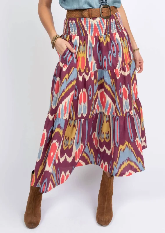 Ribbed bodycon dress for women with textured fabric and casual elegance -Ikat Skirt In Wine