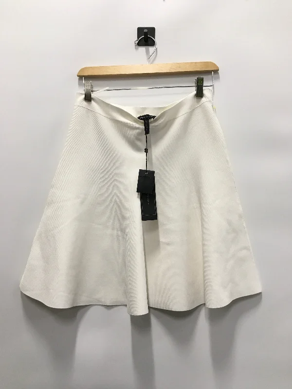 Soft skirts with gentle fabric drape -Skirt Mini & Short By Bcbgmaxazria In White, Size: L