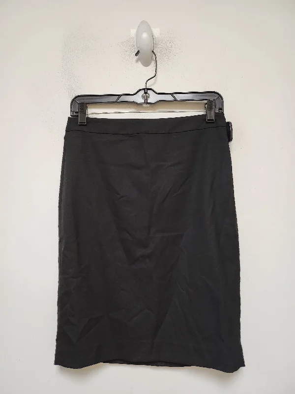 Classic black maxi skirts for versatility -Skirt Mini & Short By Banana Republic In Black, Size: 2