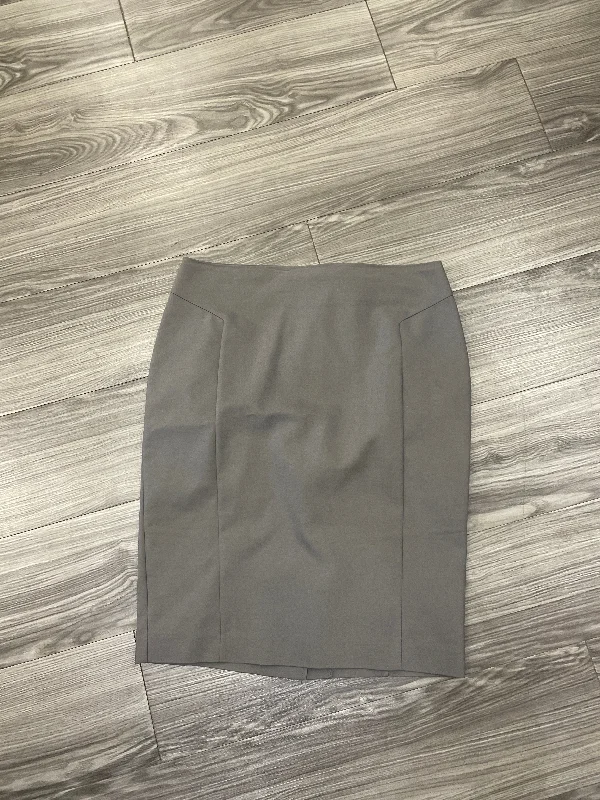 Designer mini skirts for high-end appeal -Skirt Midi By Apt 9 In Grey, Size: 10